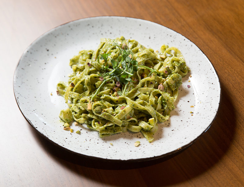 tagliatelle al pesto di pistacchio